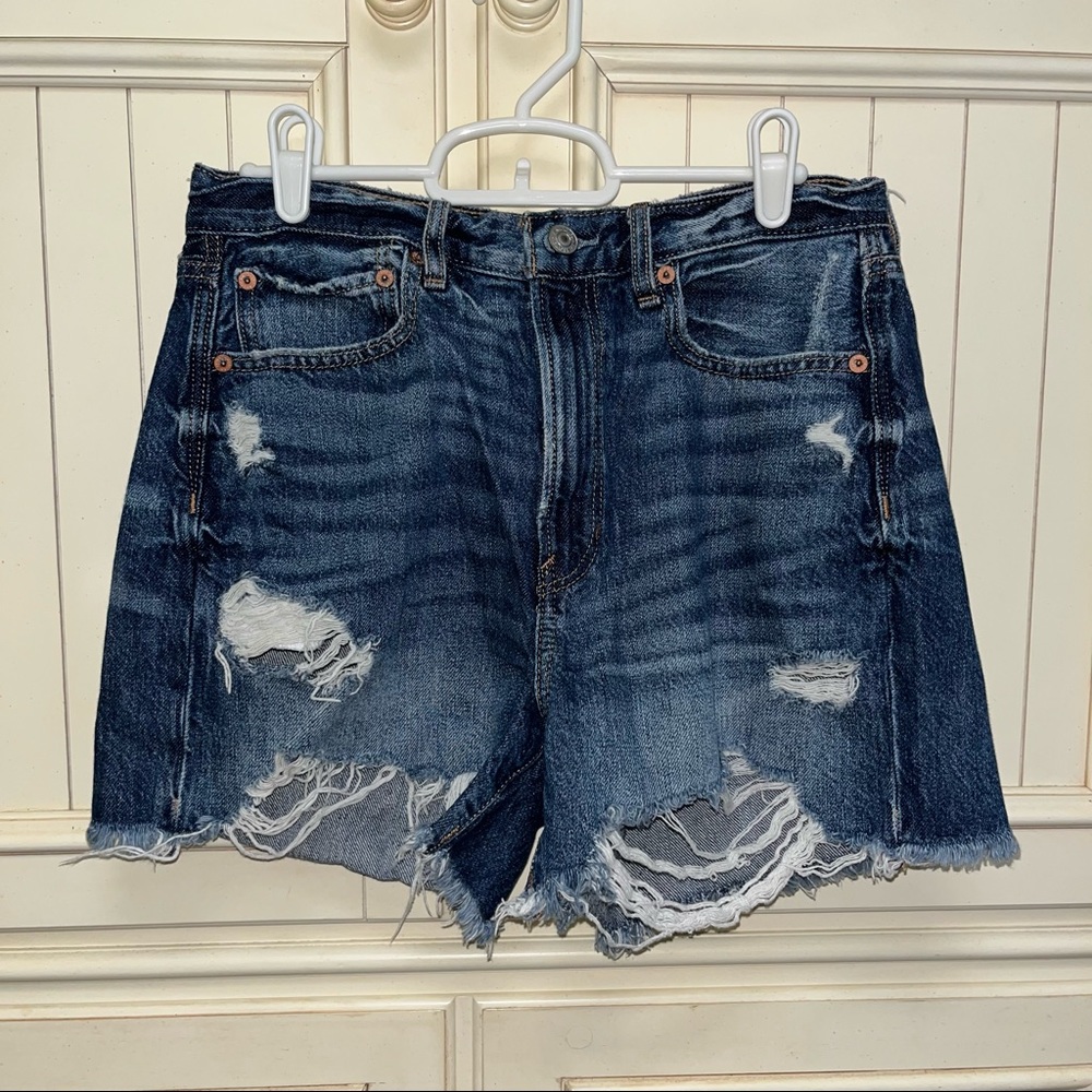 American Eagle 90s Boyfriend Shorts